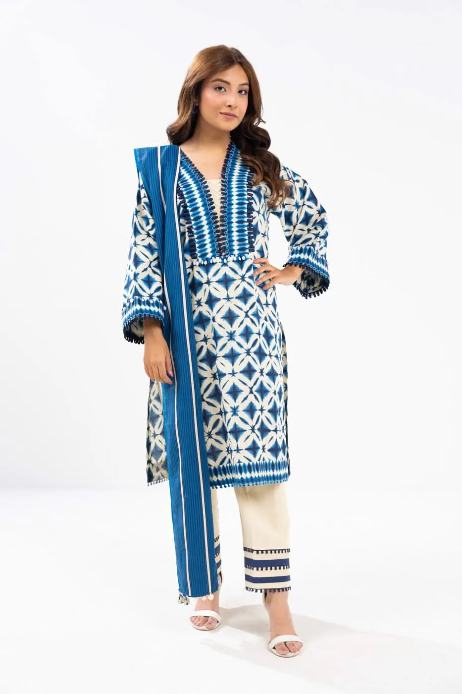 2 Piece Cambric Suit with Lawn Dupatta