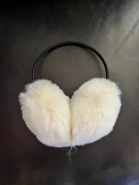 30 ROCK: Avery's Ear Muffs