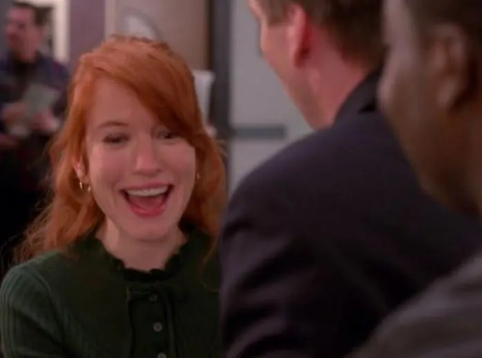 30 ROCK: Jennifer Rogers' Gold Hoop Earrings