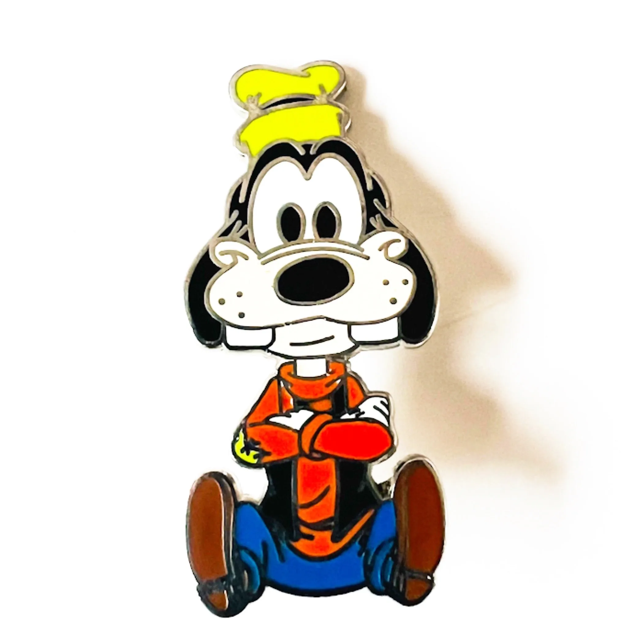 Disney Goofy Full Body Sitting Big Head Pin