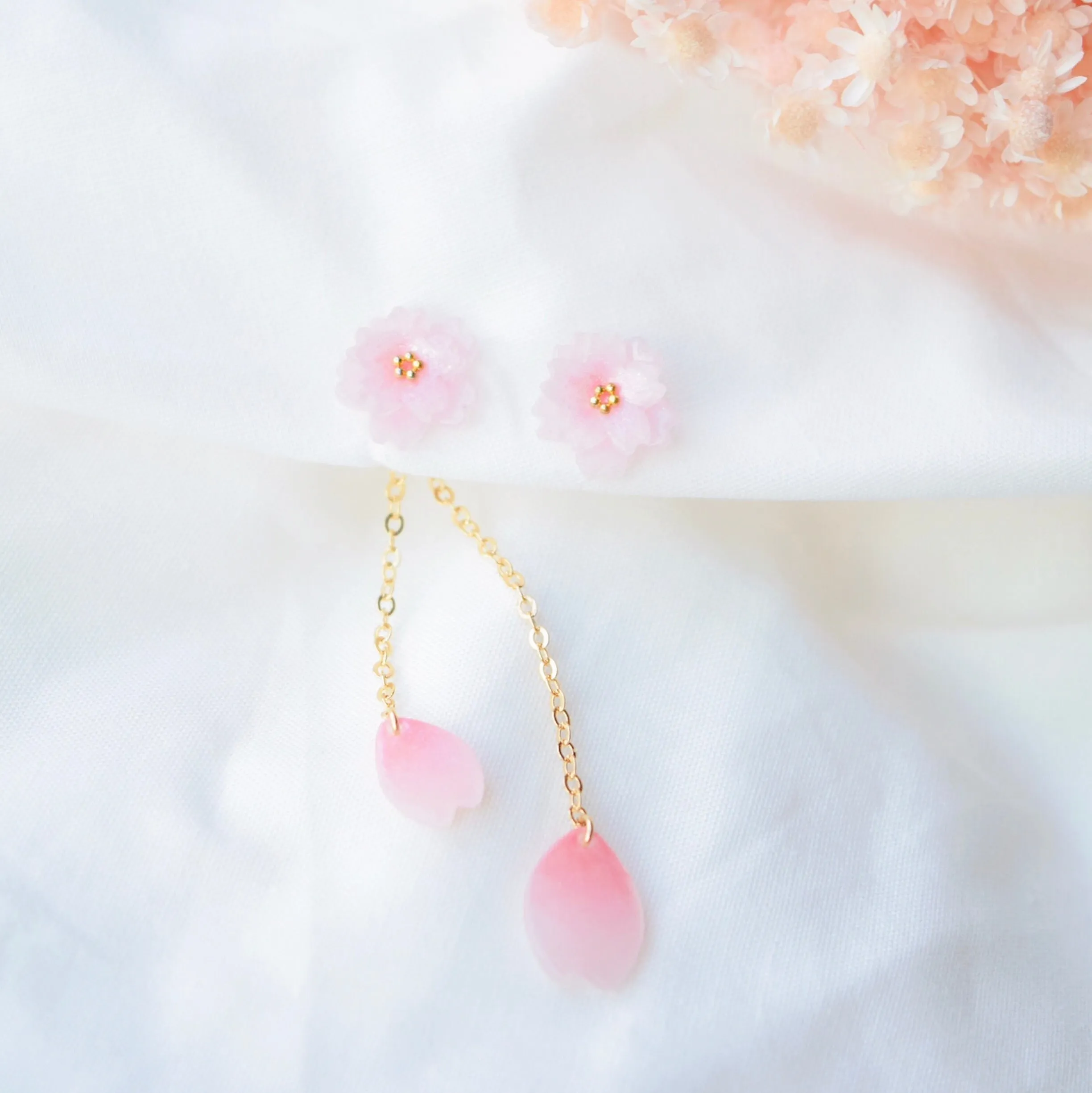 Kikuzakura Earrings キクザクラ