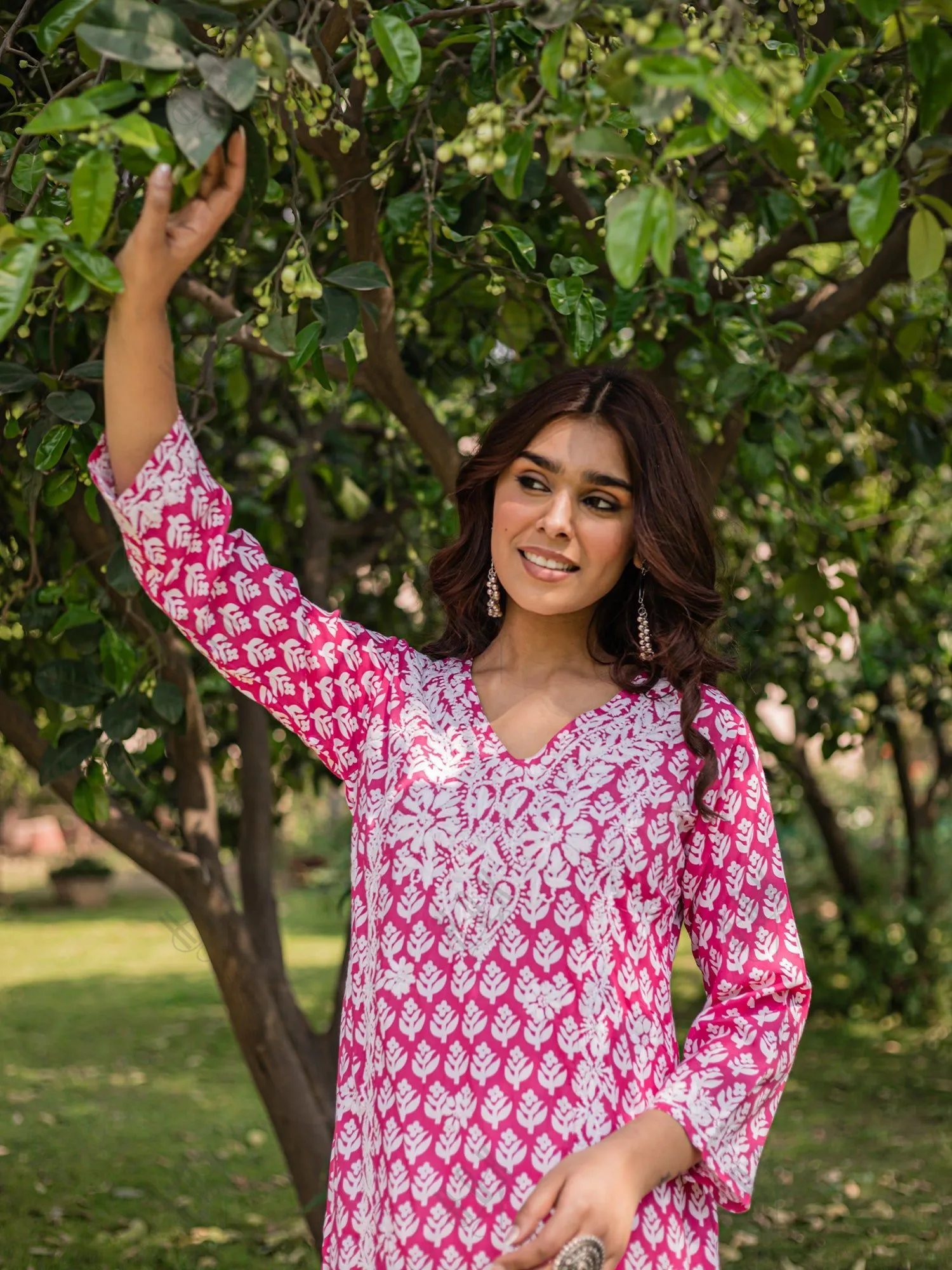 Saba Chikankari Kurta in Muslin - Pink